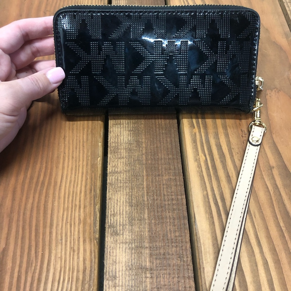 Michael Kors black wallet - Picture 11 of 11